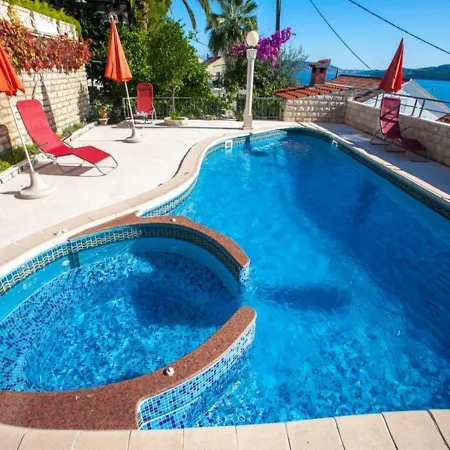 Stone Holiday With Pool Hébergement de vacances Seget Vranjica